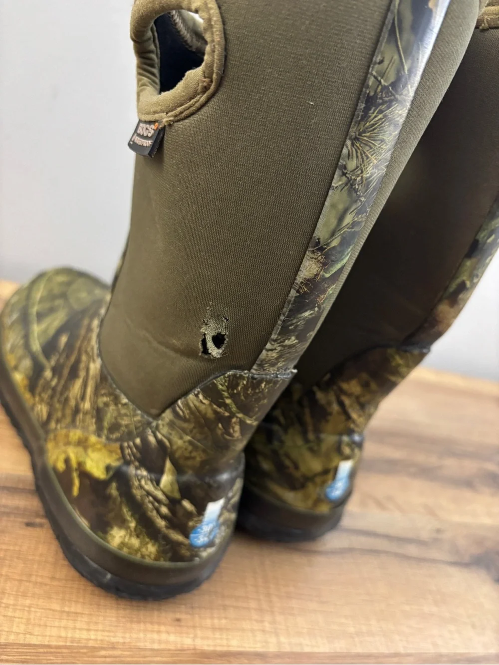 Bogs York Camo Classic Insulated Waterproof Winter Snow Boots Big Kids